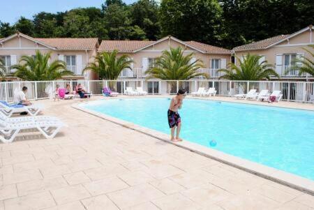 Petit Oasis Avec Piscine Apartment Anglet Bagian luar foto